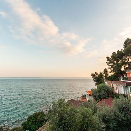 C22 Beachfront Villa - Spa Bath, Pool, Private Beach, Parking Free Marina dʼMarina dʼAndora 외부 사진