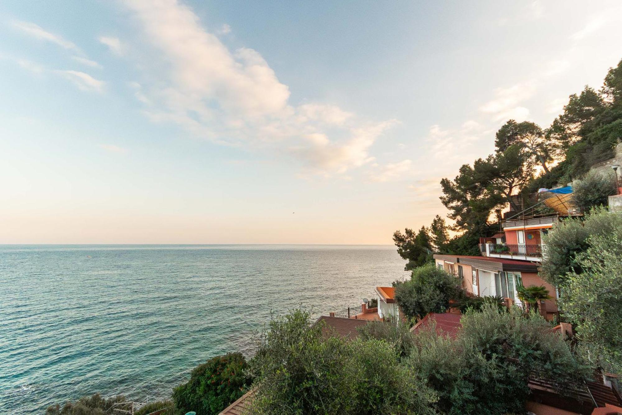 C22 Beachfront Villa - Spa Bath, Pool, Private Beach, Parking Free Marina dʼMarina dʼAndora 외부 사진