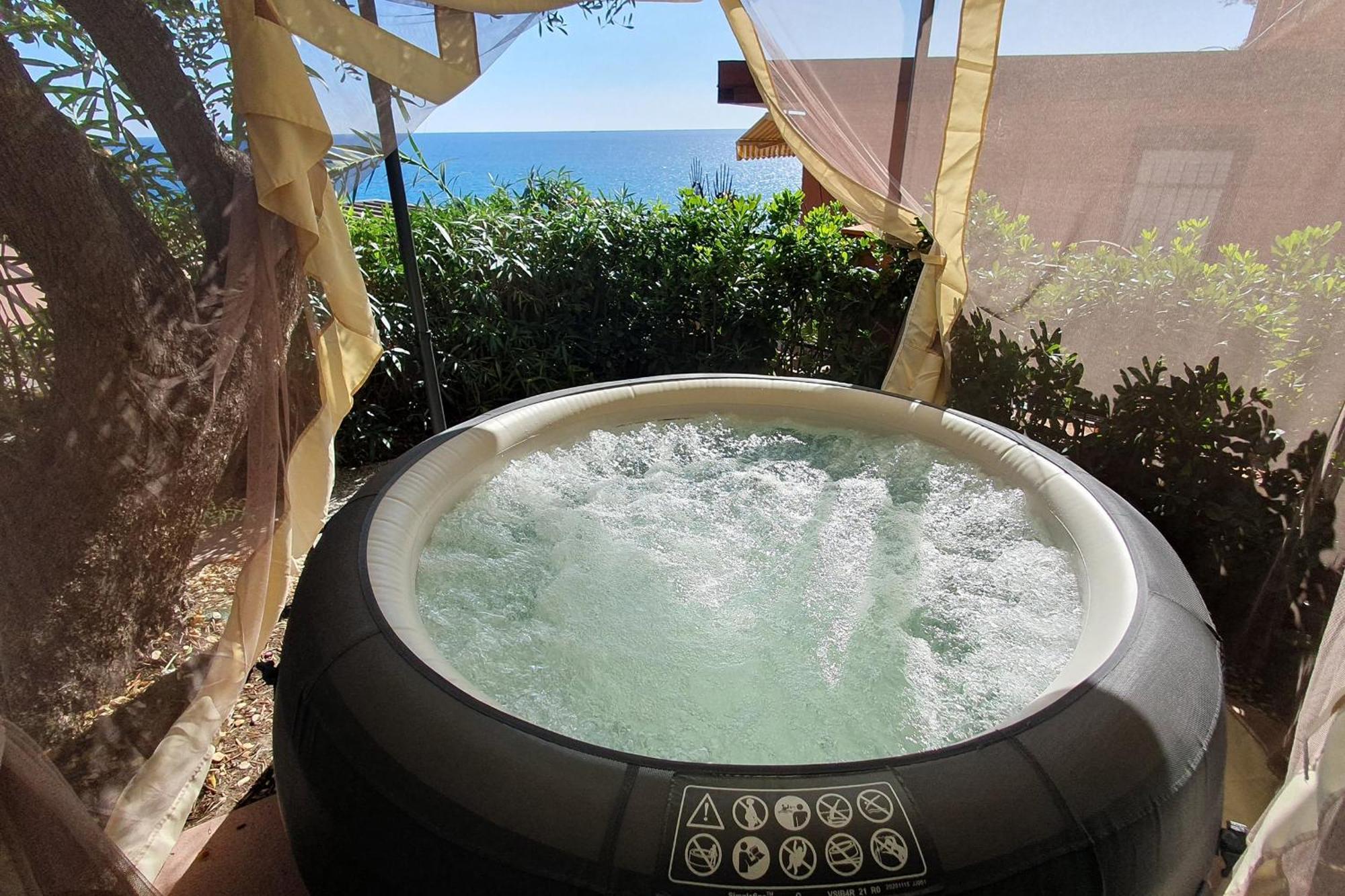 C22 Beachfront Villa - Spa Bath, Pool, Private Beach, Parking Free Marina dʼMarina dʼAndora 외부 사진